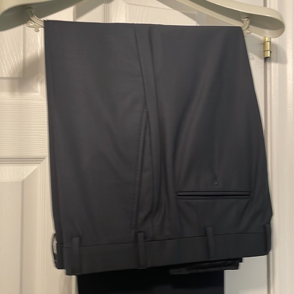Brand new never worn Armani collezioni Suit. Super dark grey almost black. - Picture 10 of 12